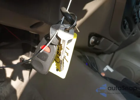 2005 Toyota Sequoia Sr5 V8 from USA, damaged, VIN 5TDBT44A85S247488